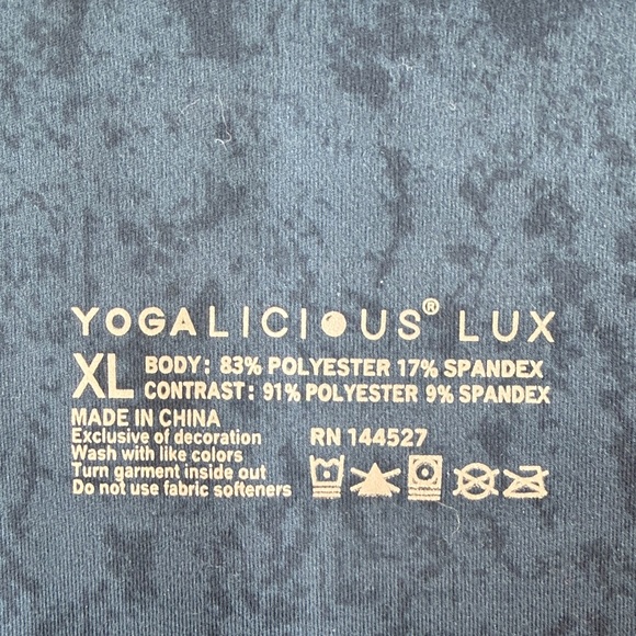 Yogalicious Lux Blue Patterned Shorts. Womens Size XL. Inseam 6 in. Rise 12 in - Picture 2 of 4